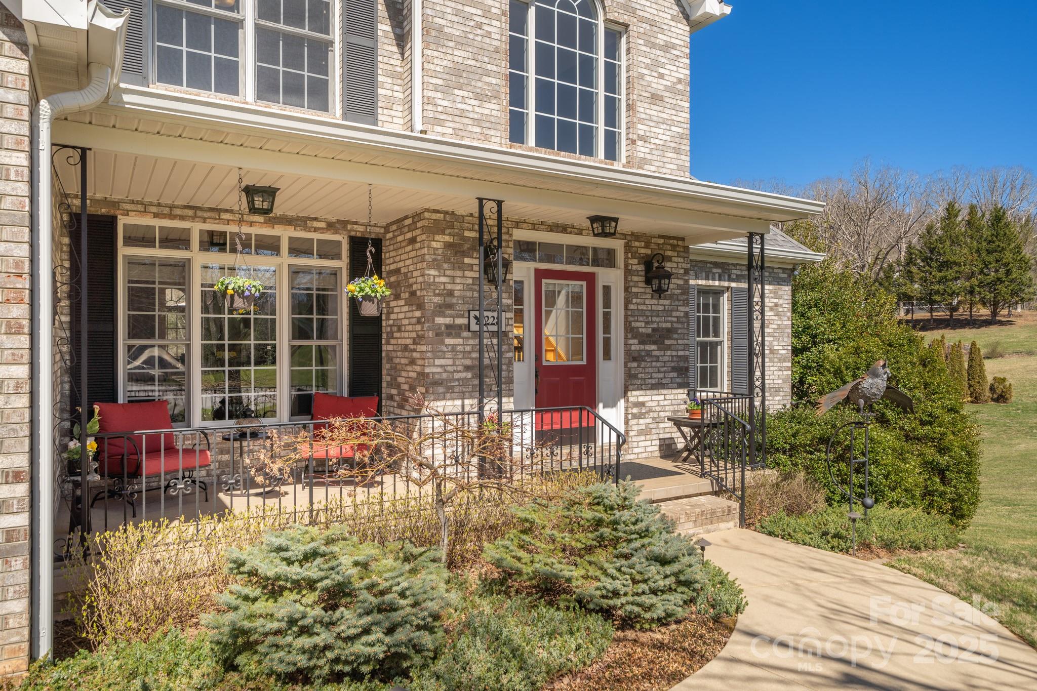 228 Forest Knoll Court