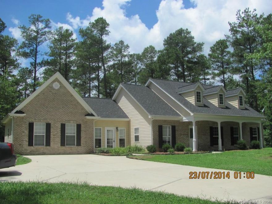 Immaculate 4 br/3 ba house.  Very open floor plan.  Beautiful rural setting on a 5 acre lot, convenient location, priced to sell at only $254,900.