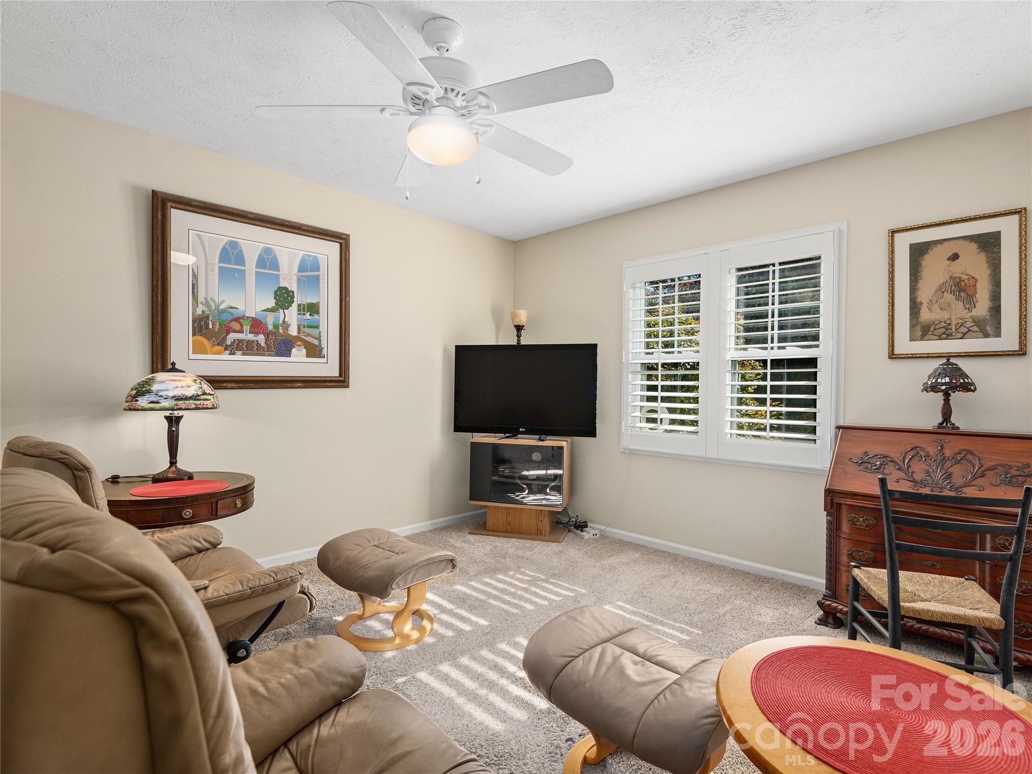 Twin Lakes - Residential