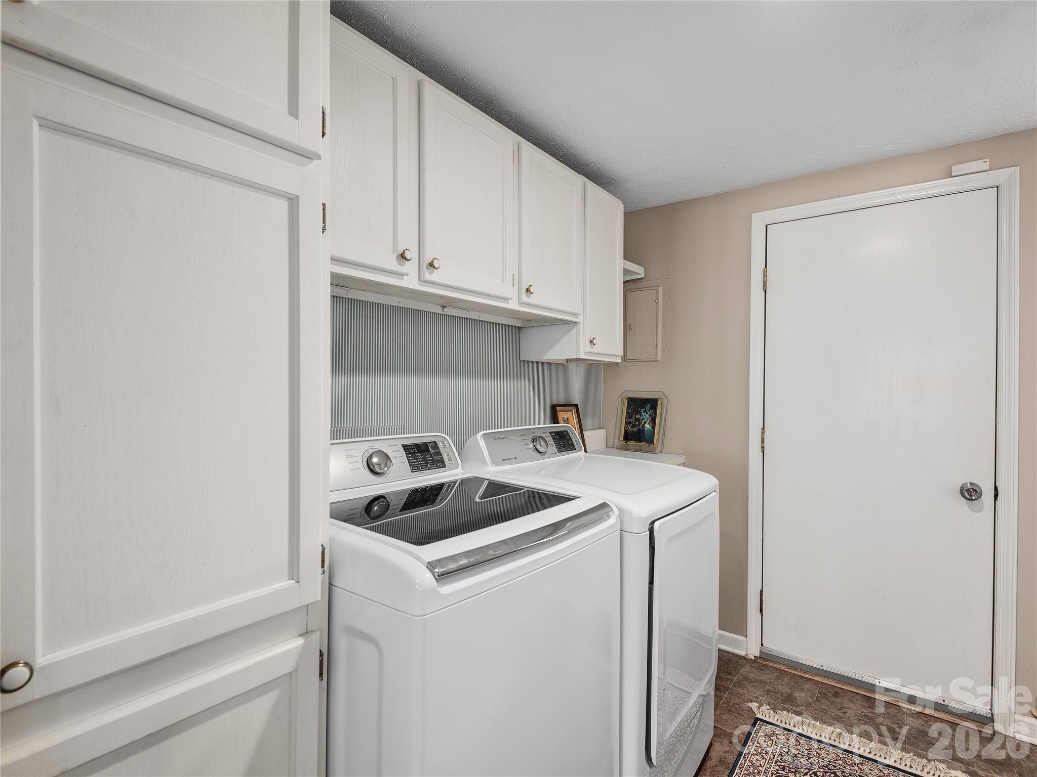 Twin Lakes - Residential