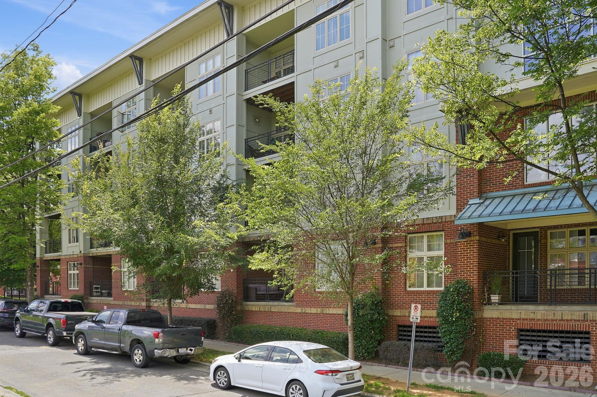 1101 W 1st Street 418