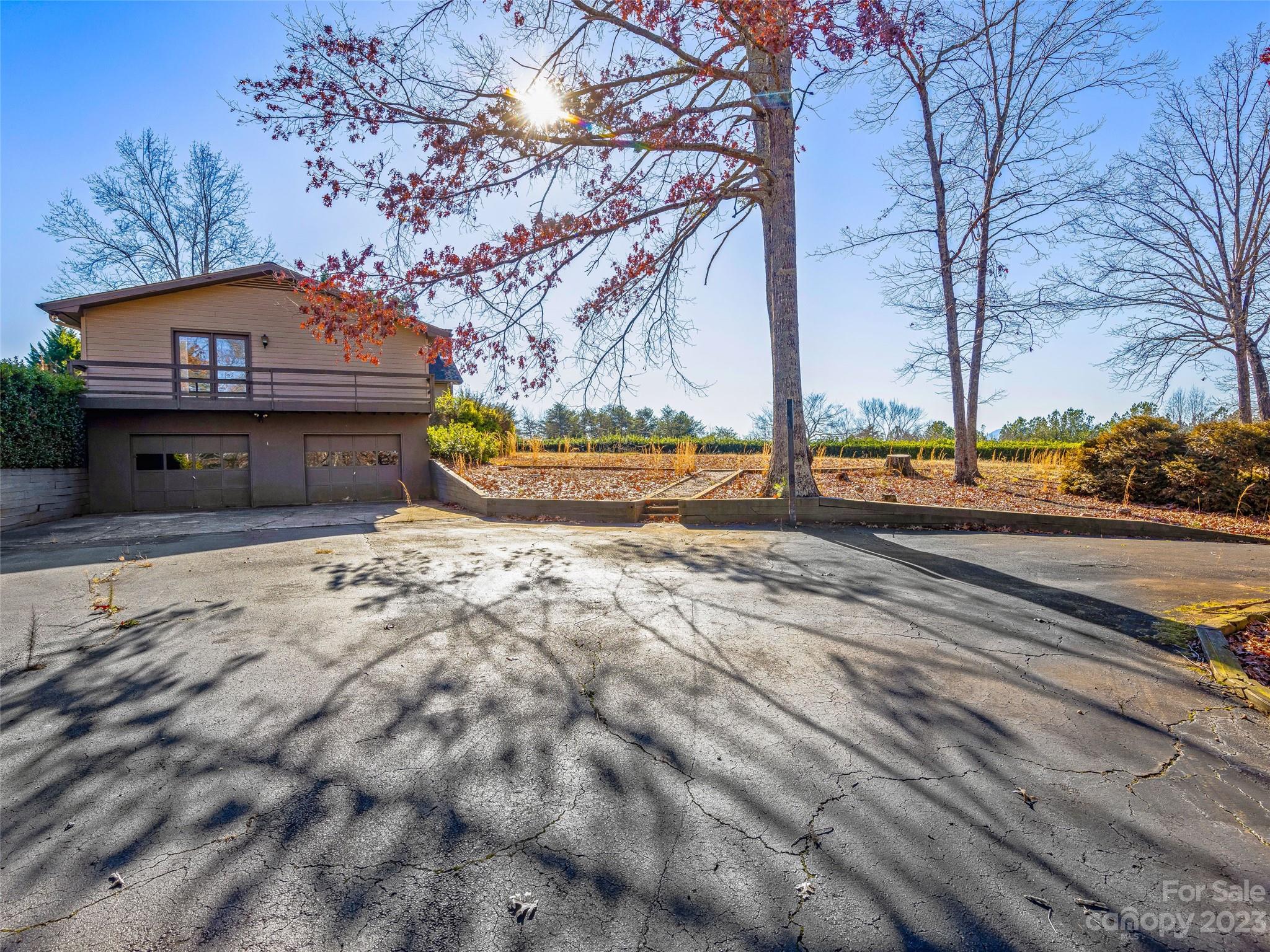 Foxwood Hills - Residential