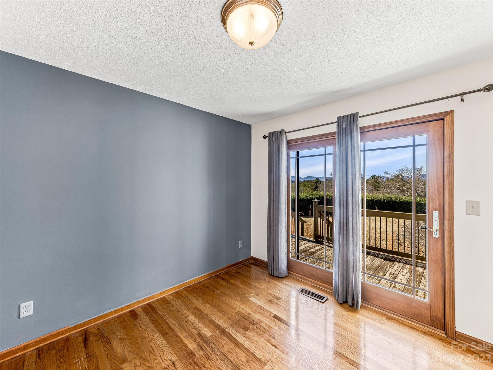 Foxwood Hills - Residential