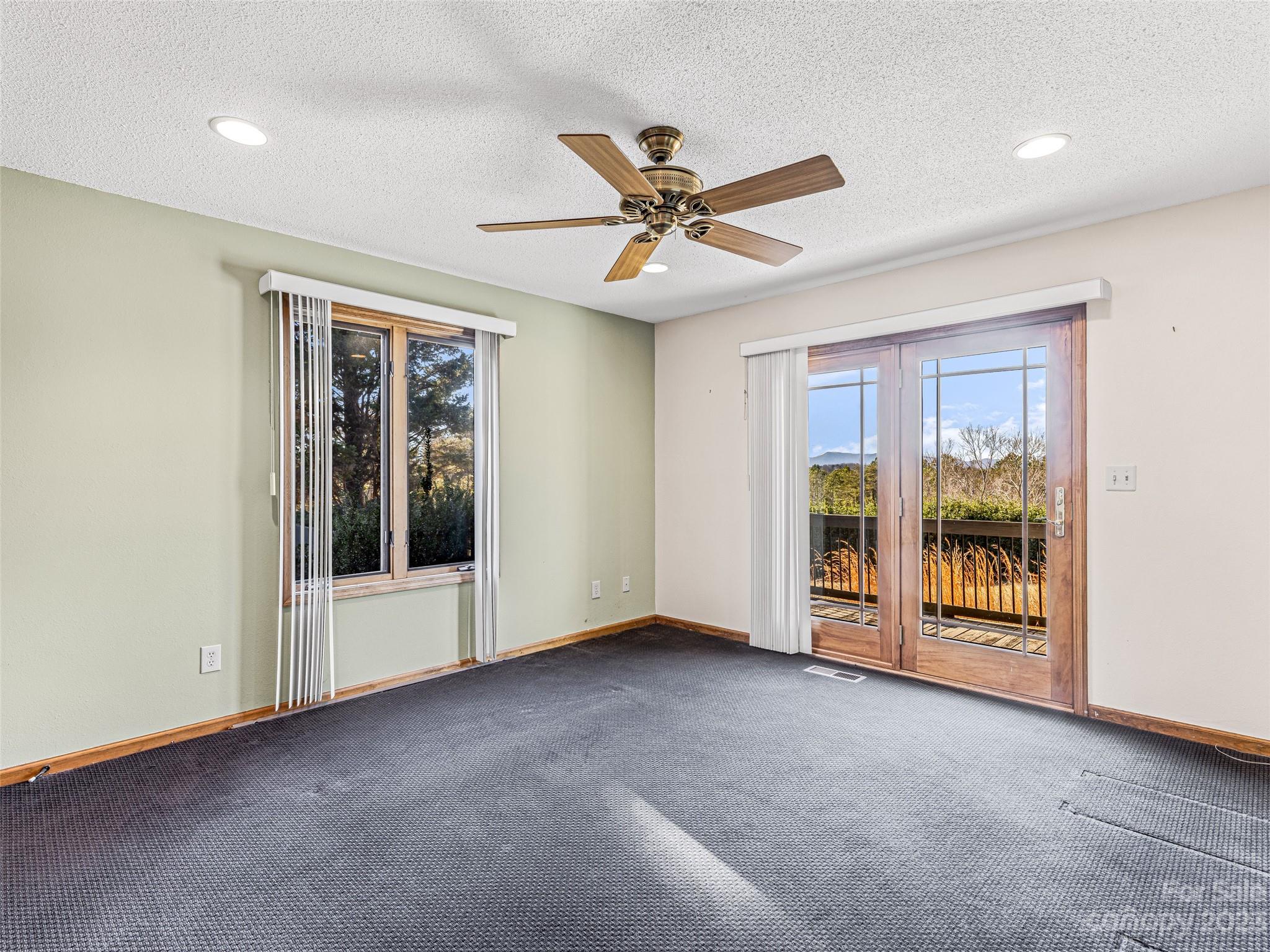 Foxwood Hills - Residential