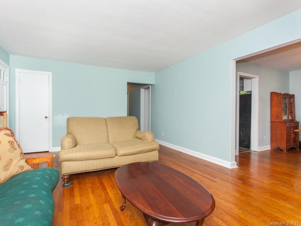 Royal Pines - Residential