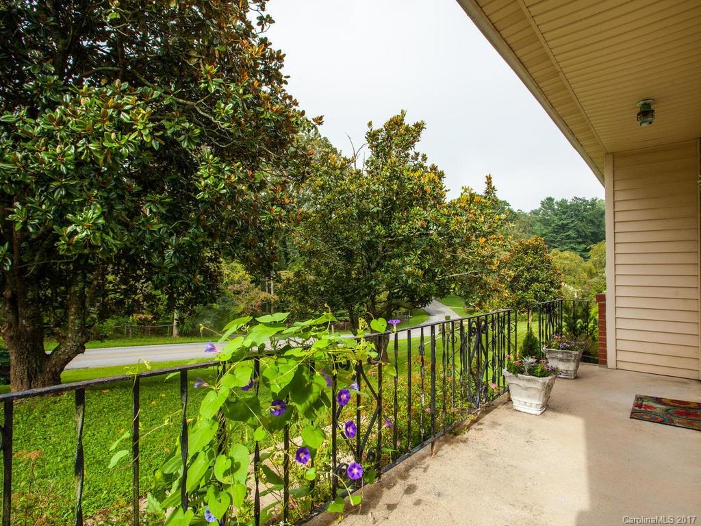 Royal Pines - Residential