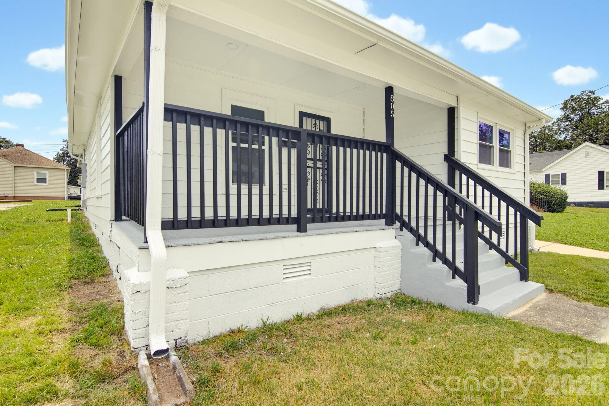 805 W Horah Street