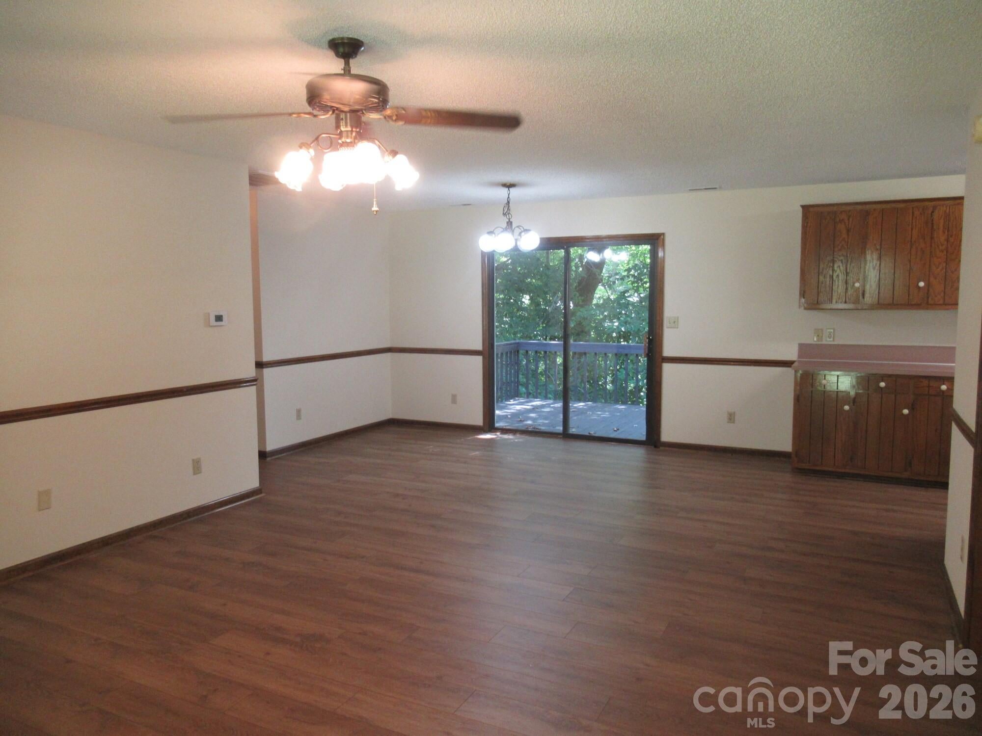 1809 S Industrial Park Road