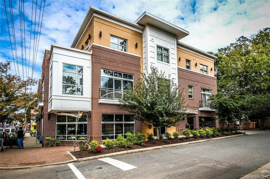 Open floor plan spacious loft in heart of NoDa - The Arts District. 10-ft ceilings , floor to ceiling windows for loads of natural light. Bamboo floors throughout, ceramic tile in bath. Kitchen with granite countertops and SS appliances. 2 balconies, one over looks all the NoDa action. Secure building with elevator and covered parking. Walk out your door and you are steps away from dining+ drinking, live music, coffee, shops, Johnston Y and less than a block to new light rail station.