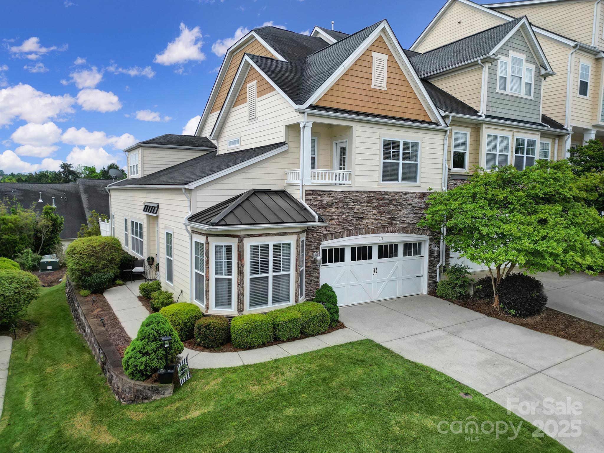 Lake Shore On Lake Wylie - Residential