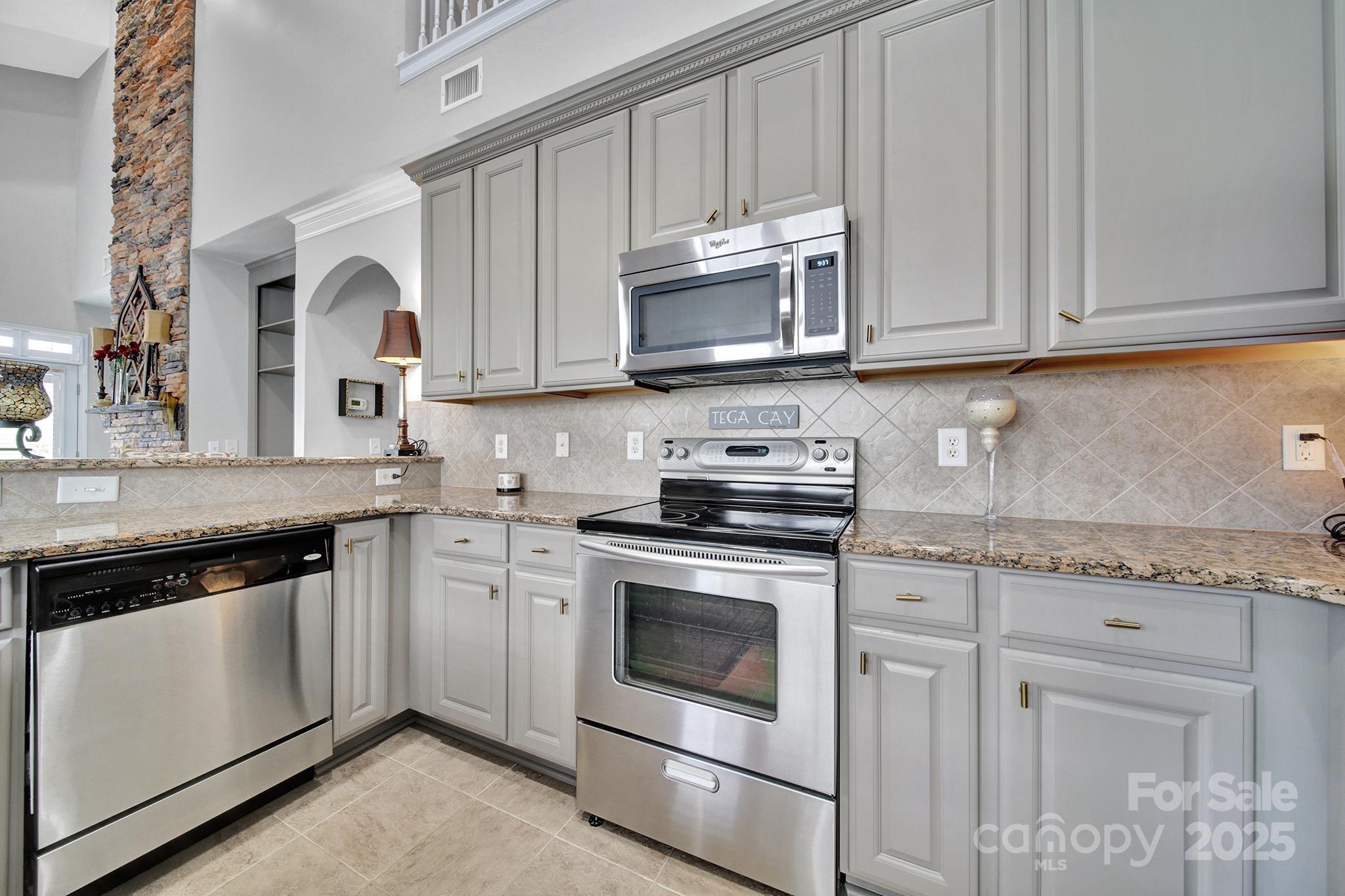 Lake Shore On Lake Wylie - Residential