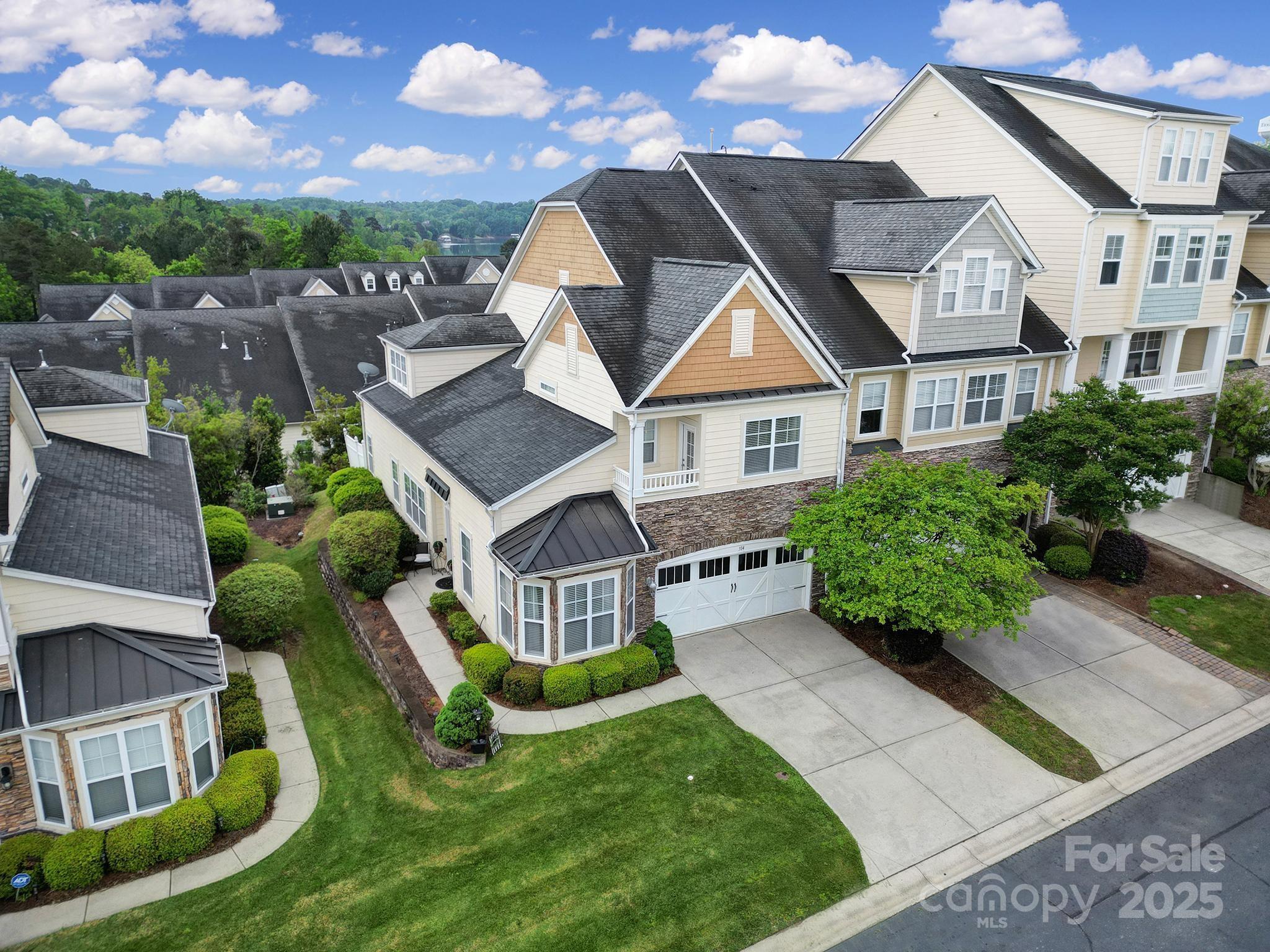 Lake Shore On Lake Wylie - Residential