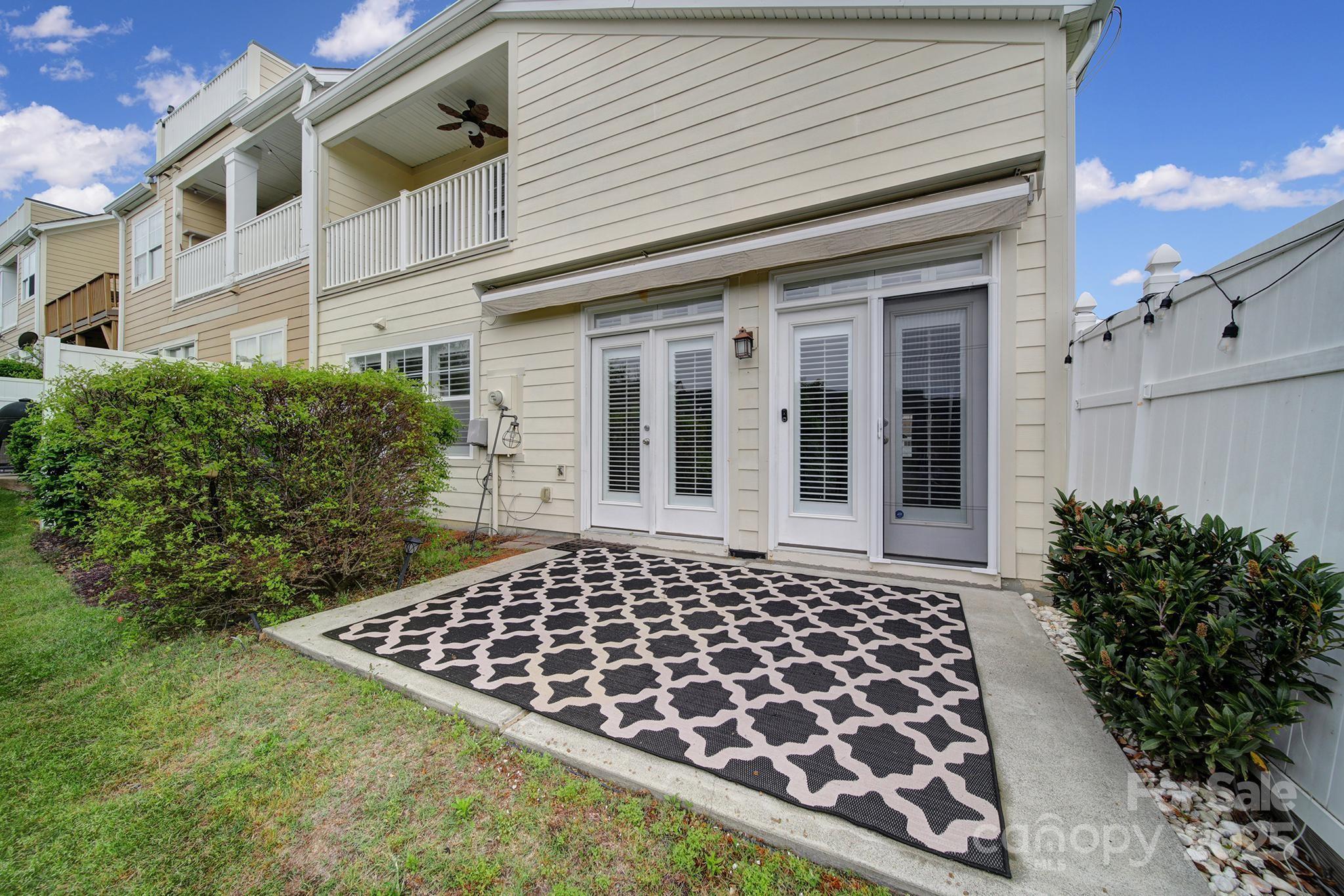 Lake Shore On Lake Wylie - Residential