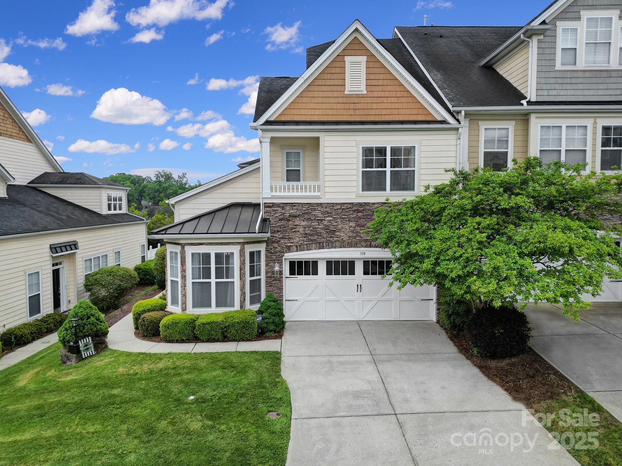 Lake Shore On Lake Wylie - Residential