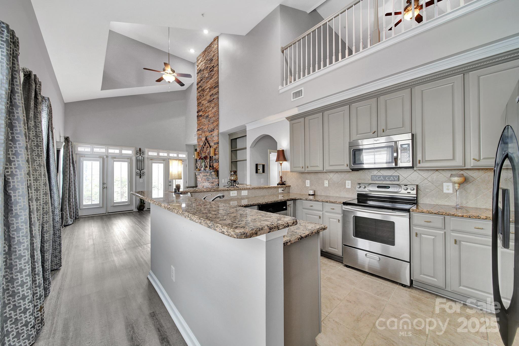 Lake Shore On Lake Wylie - Residential