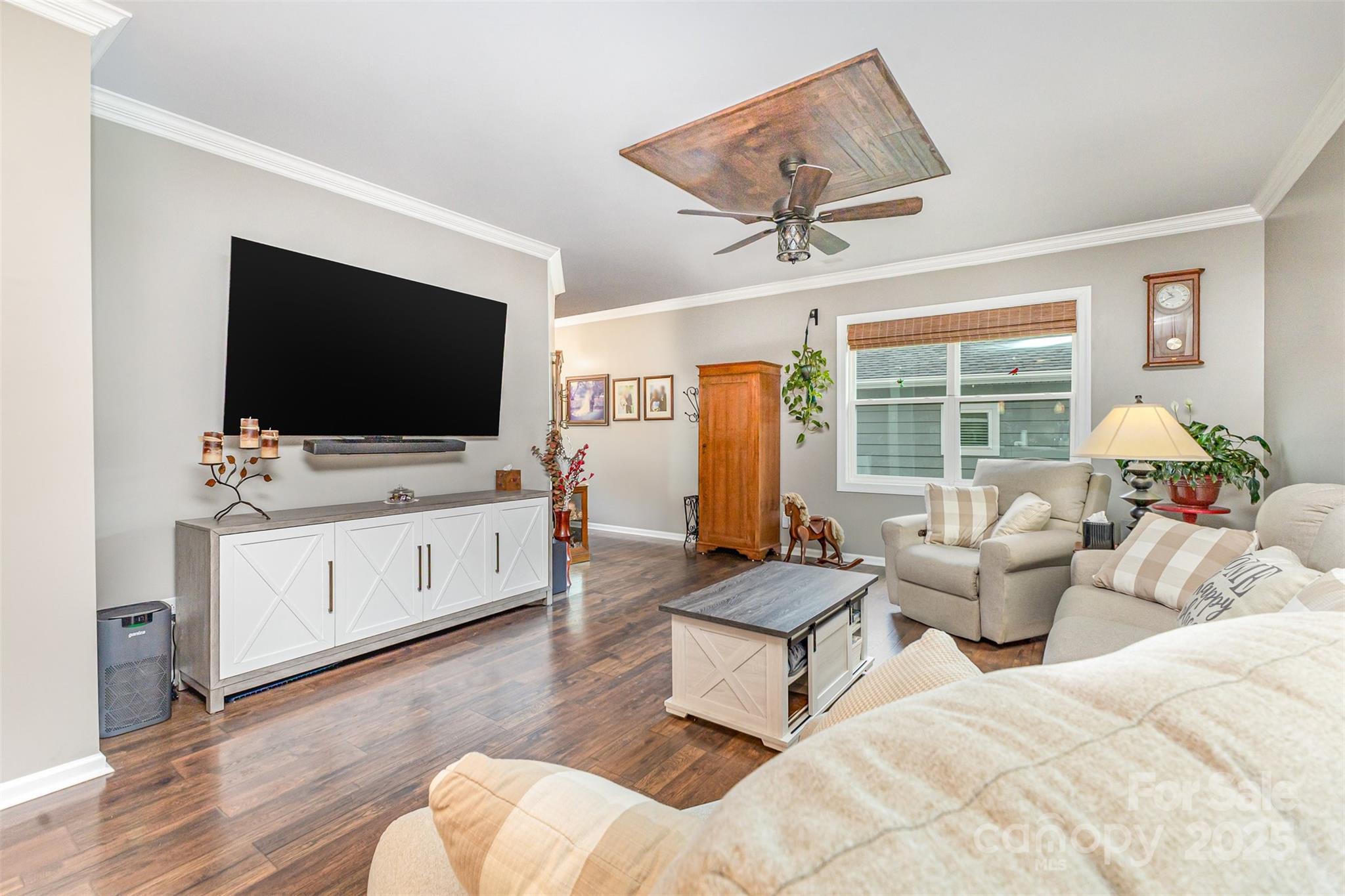 5129 Looking Glass Trail