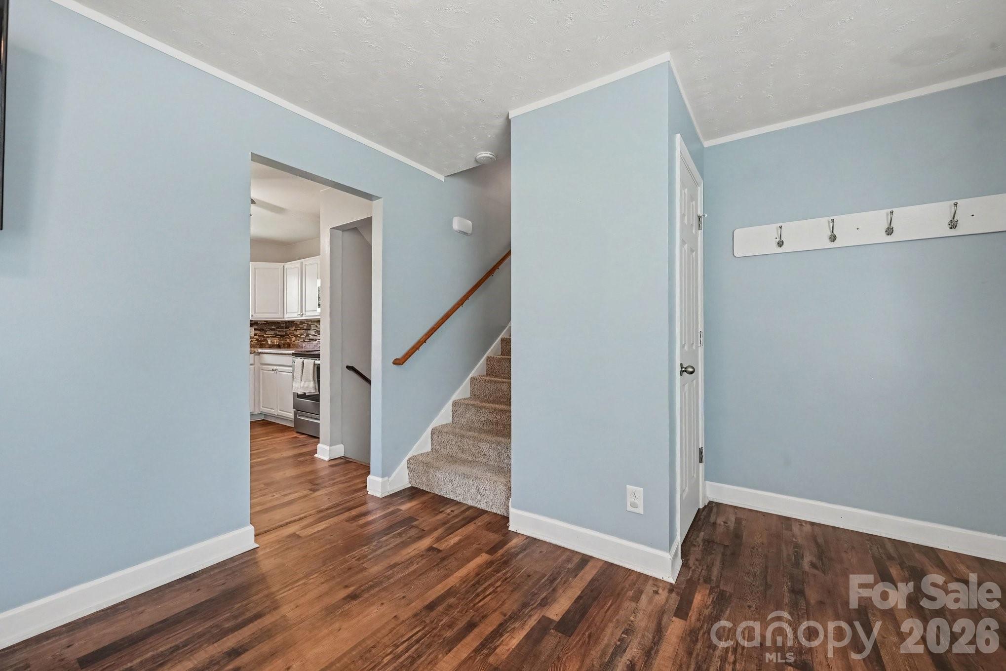 398 W Hillside Drive