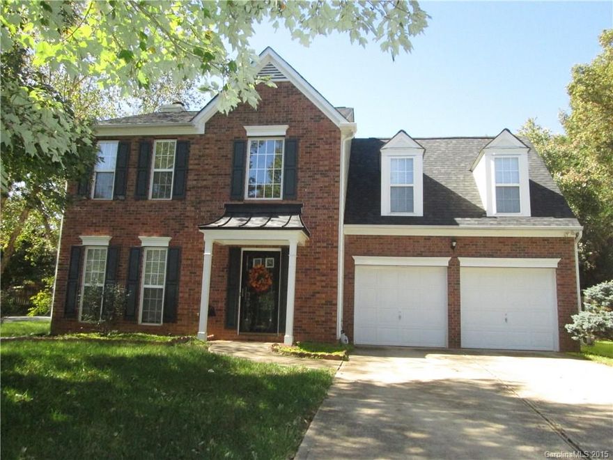 Great 2 story home in popular Huntersville pool community. Open floor plan, extra bonus room on main floor, dining room, gas logs in great room, huge master suite with sitting area, fenced-in back yard, and new roof. Awesome neighborhood amenities include pool, soccer field, playground, and walking trails. Must see this spacious home.