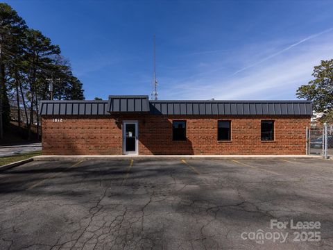1812 W Morehead Street Charlotte NC 28208