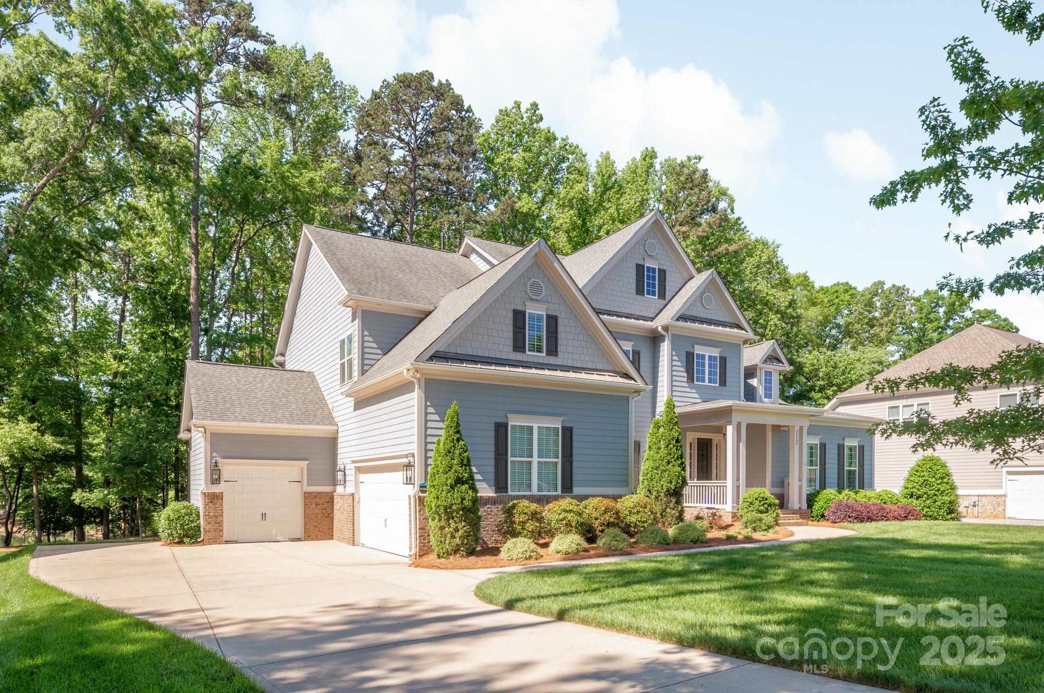 212 Seven Oaks Landing