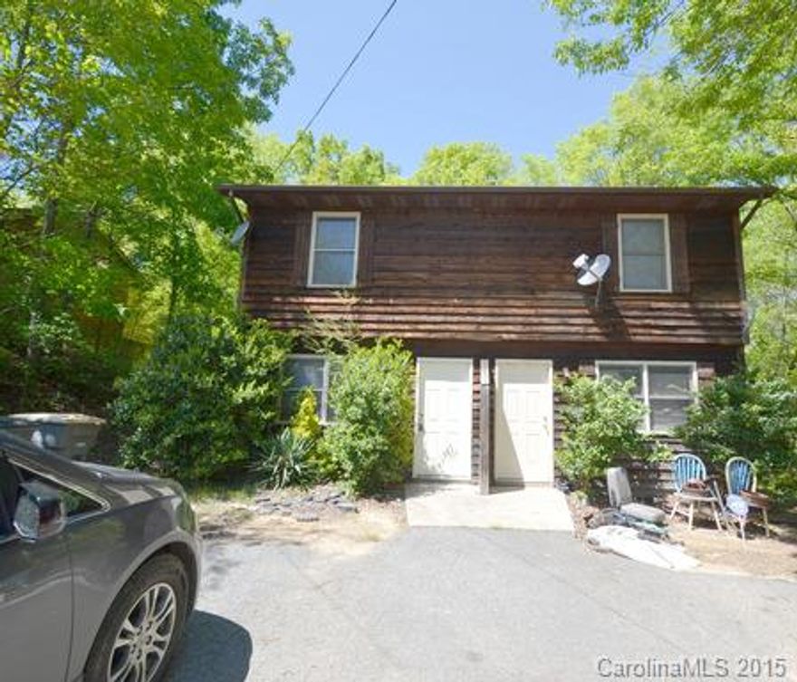 AVAILABLE 5.15.15. 2 bedroom, 1 1/2 bathrooms. Duplex townhome style. Laminate floor in living room. New vinyl flooring in kitchen, bathrooms. Newer carpet in bedrooms. All electric-heat pump, energy efficient. Easy access to anywhere in the area. Yard work included in rent.