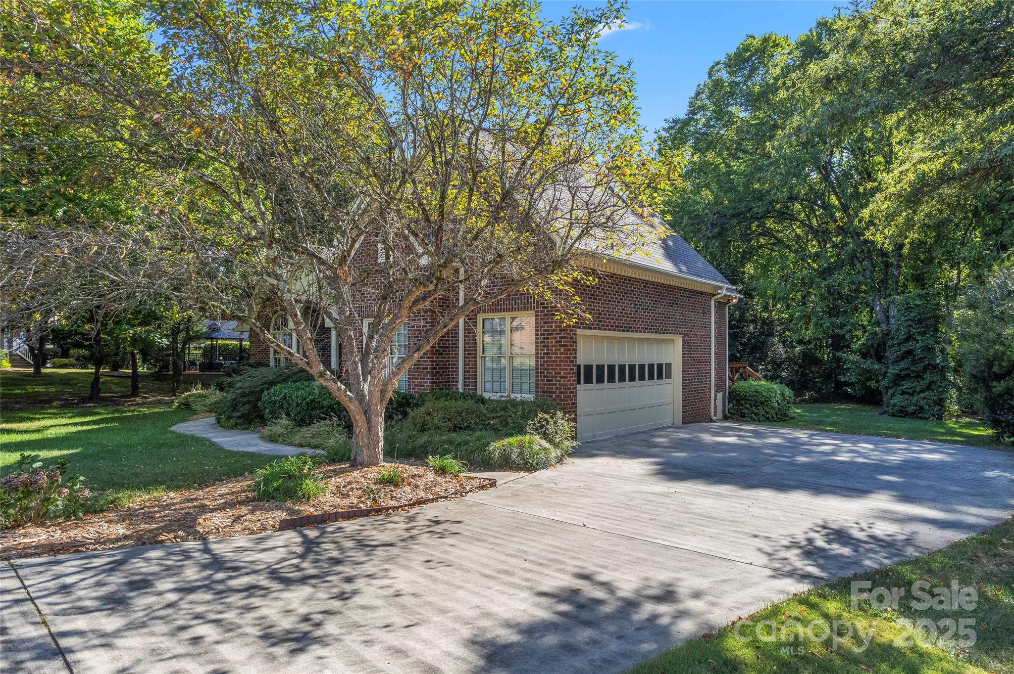 1252 Giverny Court NW