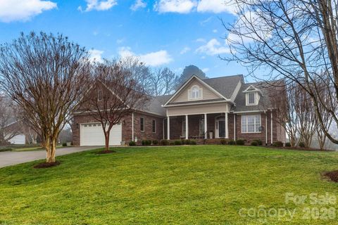Photo of 113 Quail Hollow Drive, Kings Mountain, NC 28086 (MLS # 4336566)