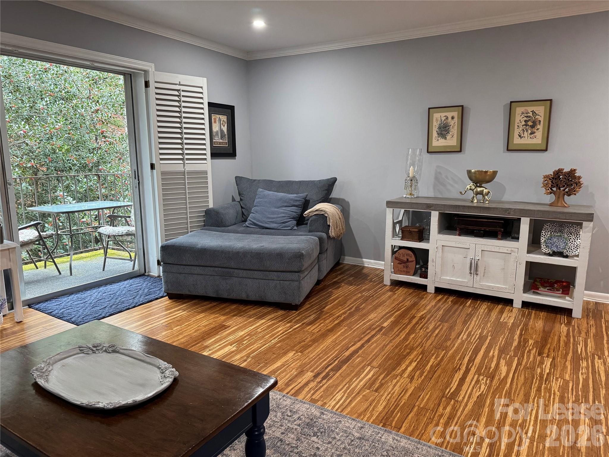 1323 Queens Road 303