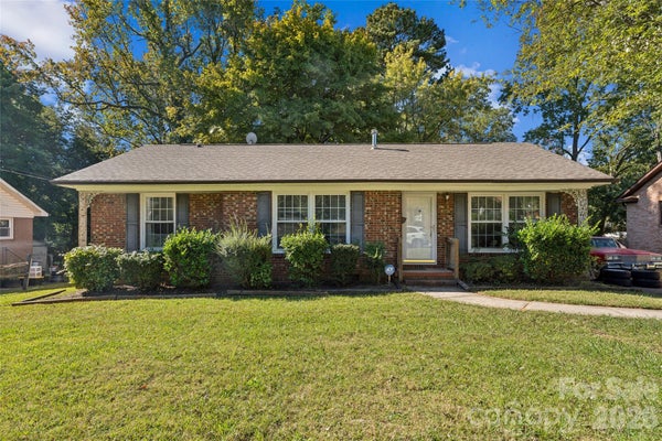 4201 WESTRIDGE DR, CHARLOTTE, NC 28208 - Image 7f4eb636f867e64af71de7d3d7e2d42c/2027651595
