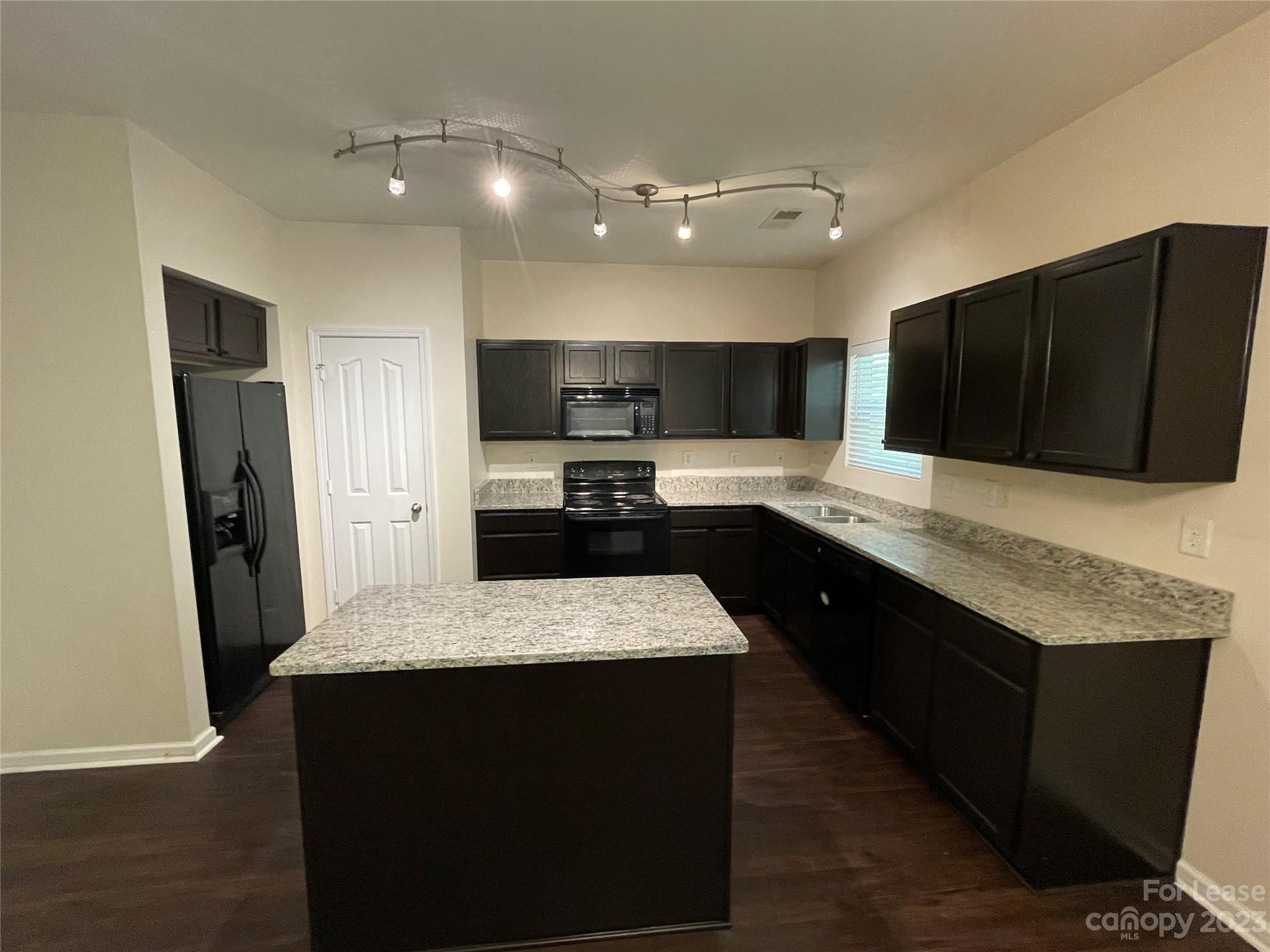 Falcon Ridge - Residential Lease