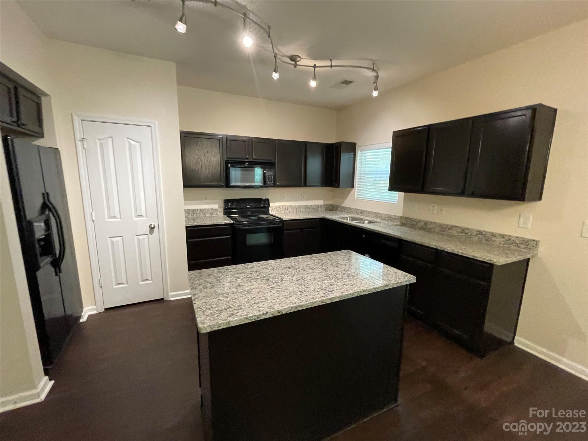Falcon Ridge - Residential Lease