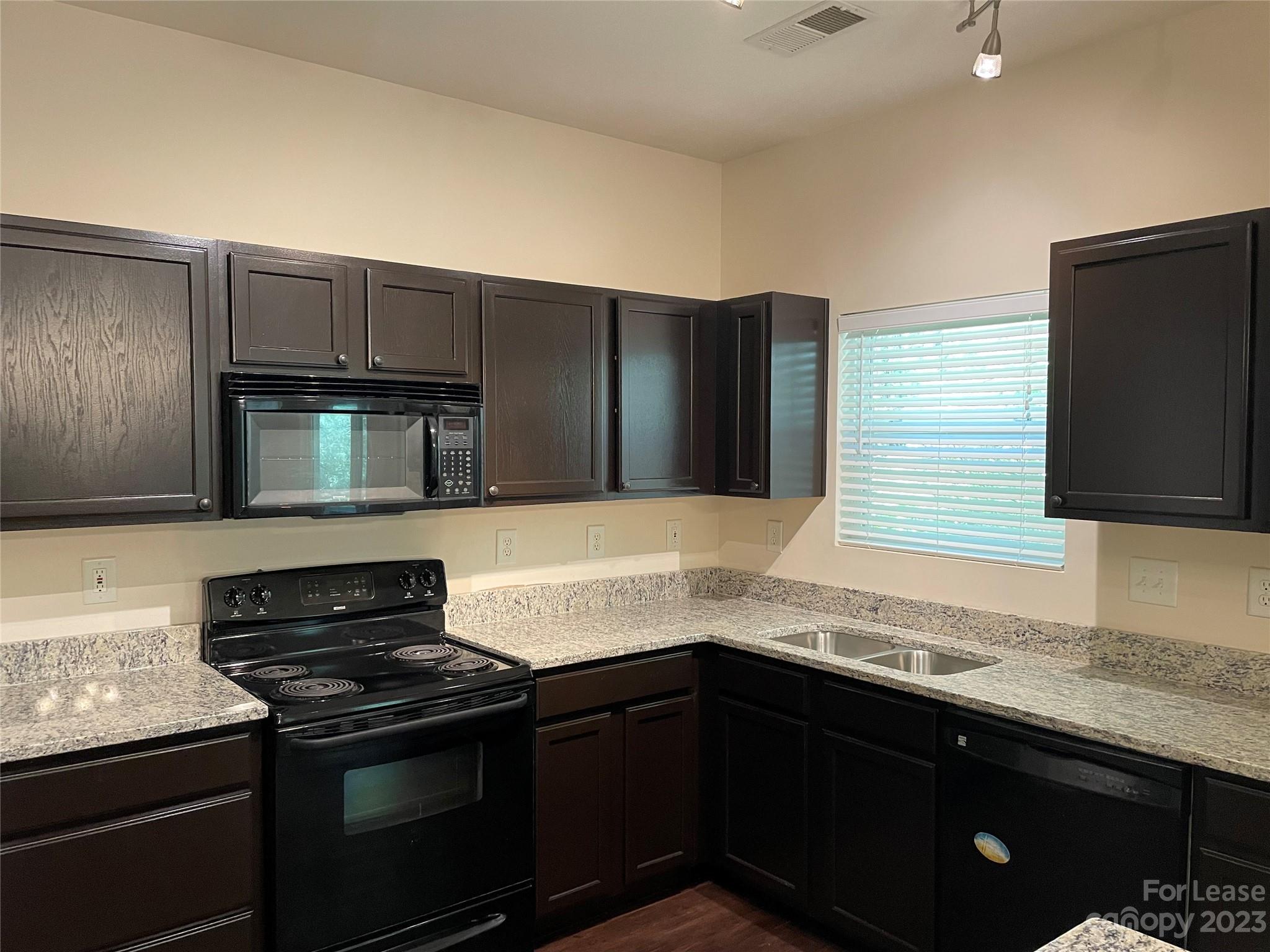 Falcon Ridge - Residential Lease
