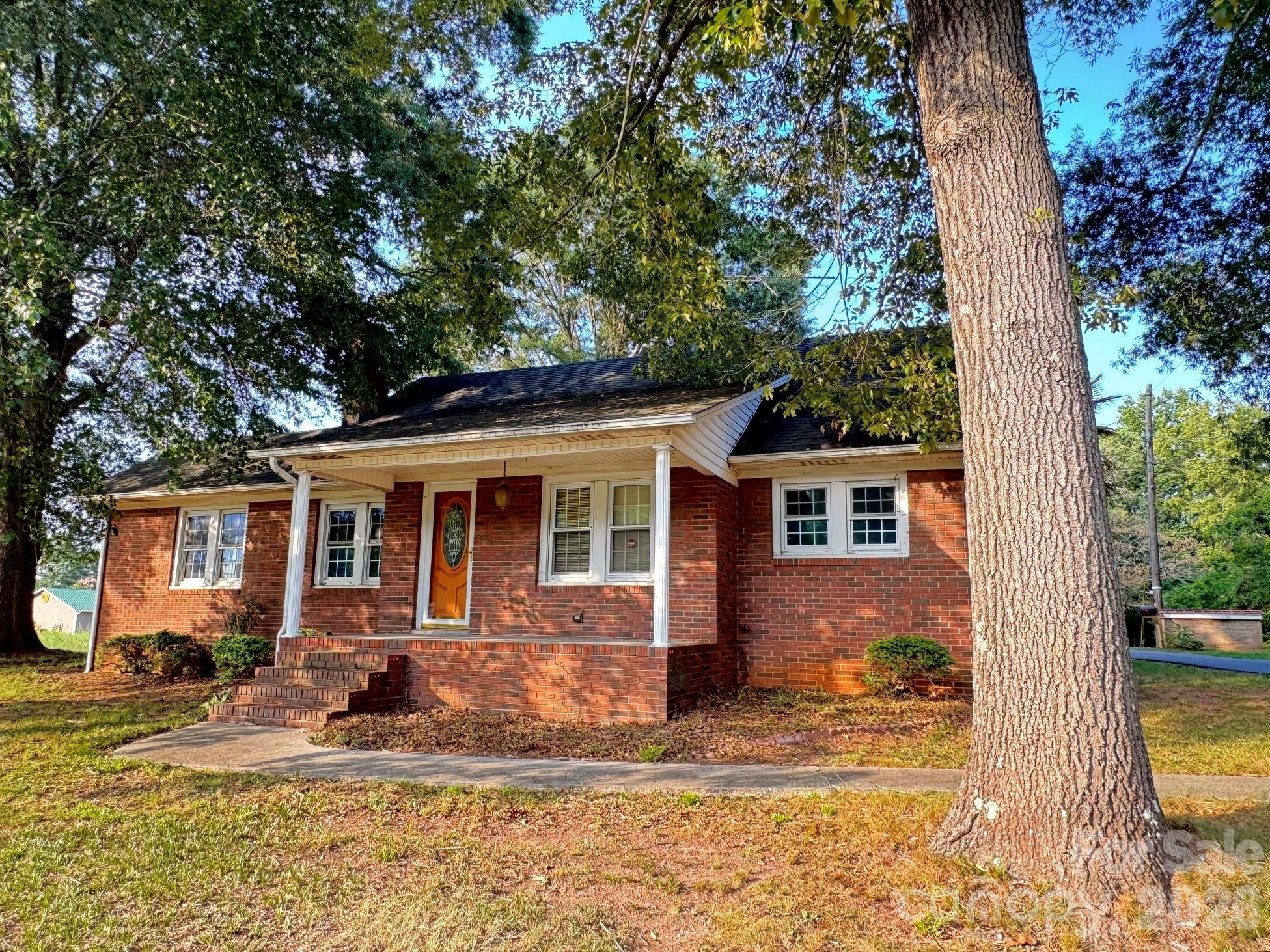 636 Nc 16 Highway N, Taylorsville, NC, 28681