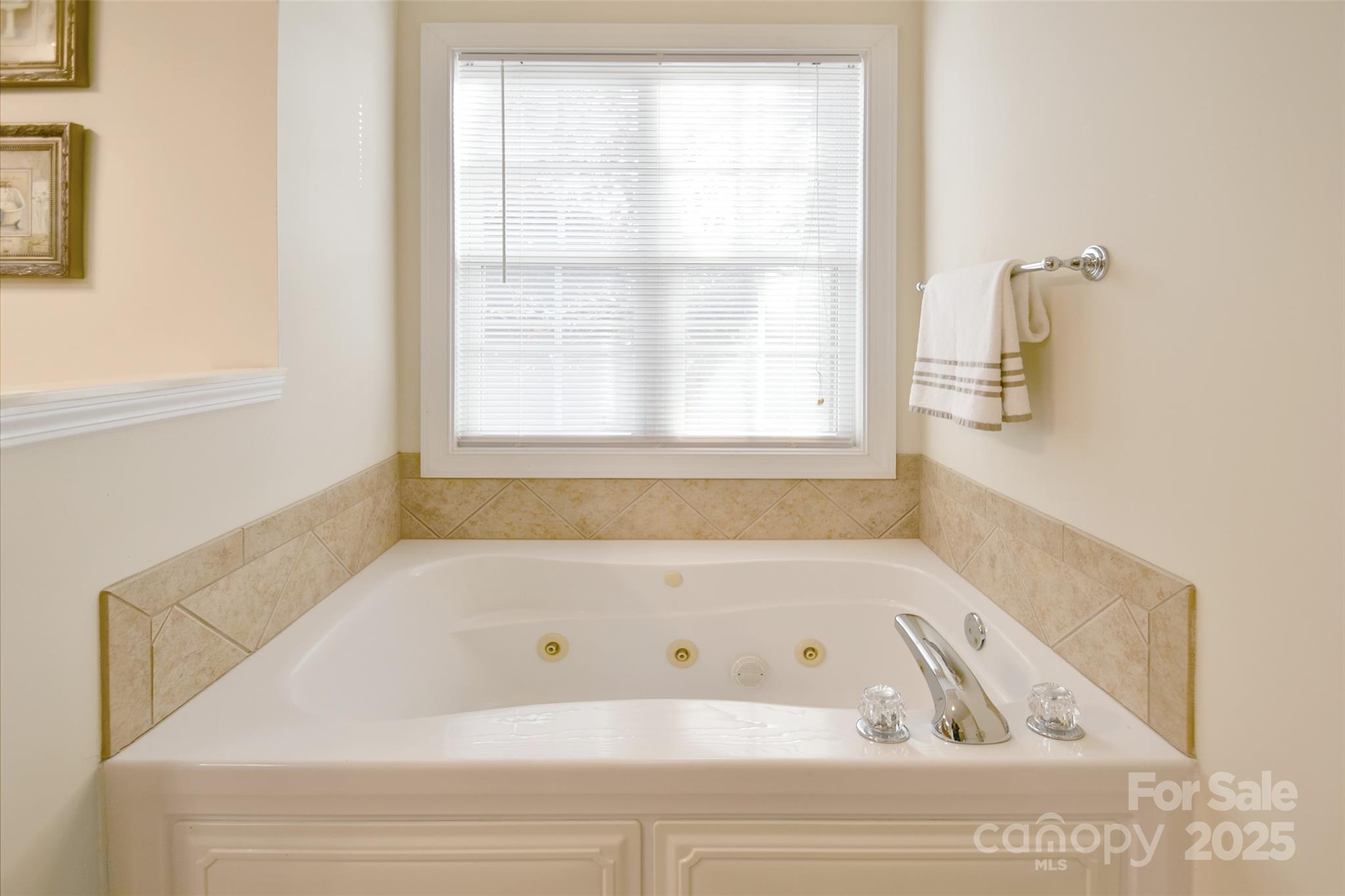 Locust Valley - Residential