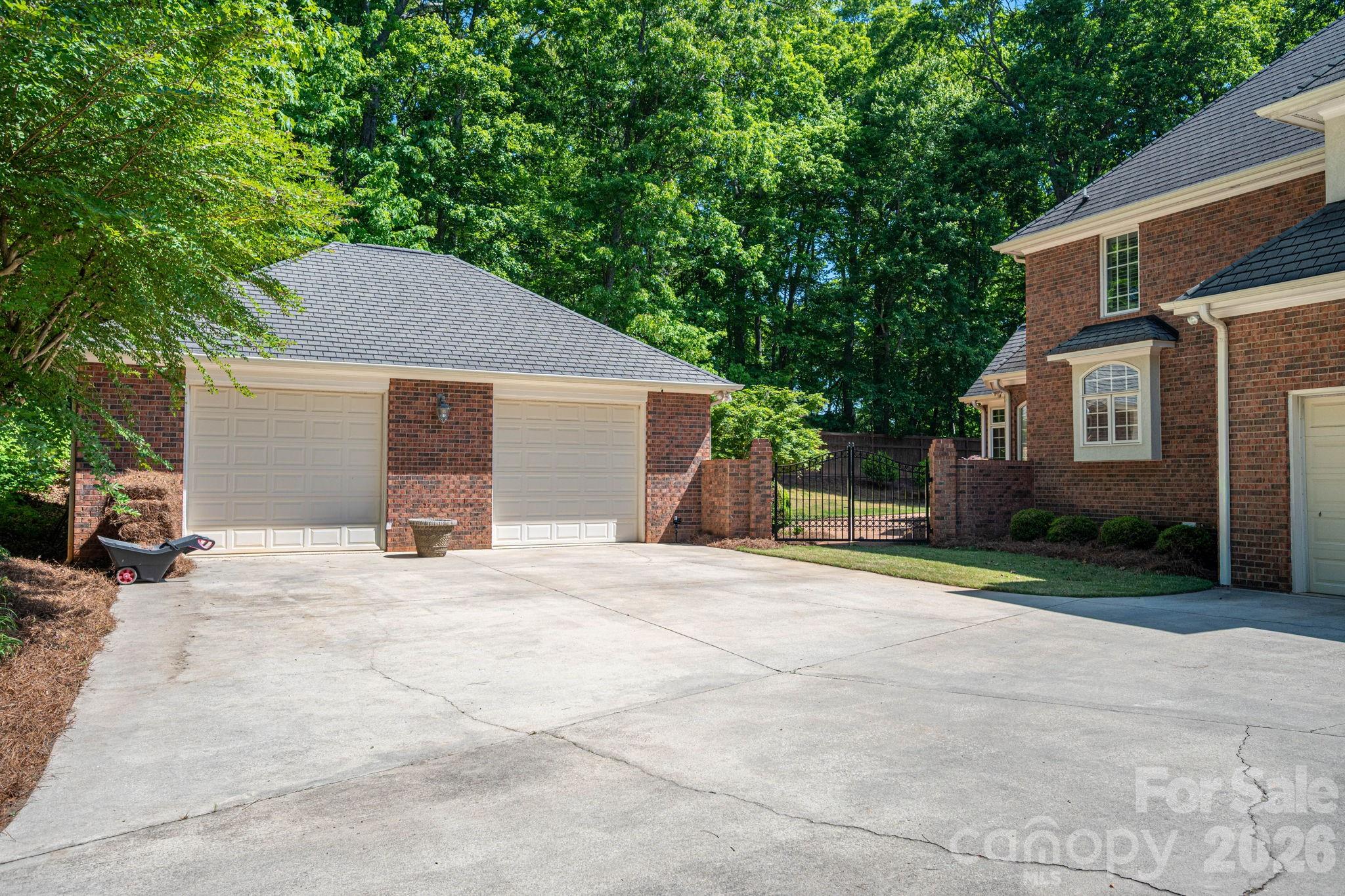 Hickory Lane - Residential