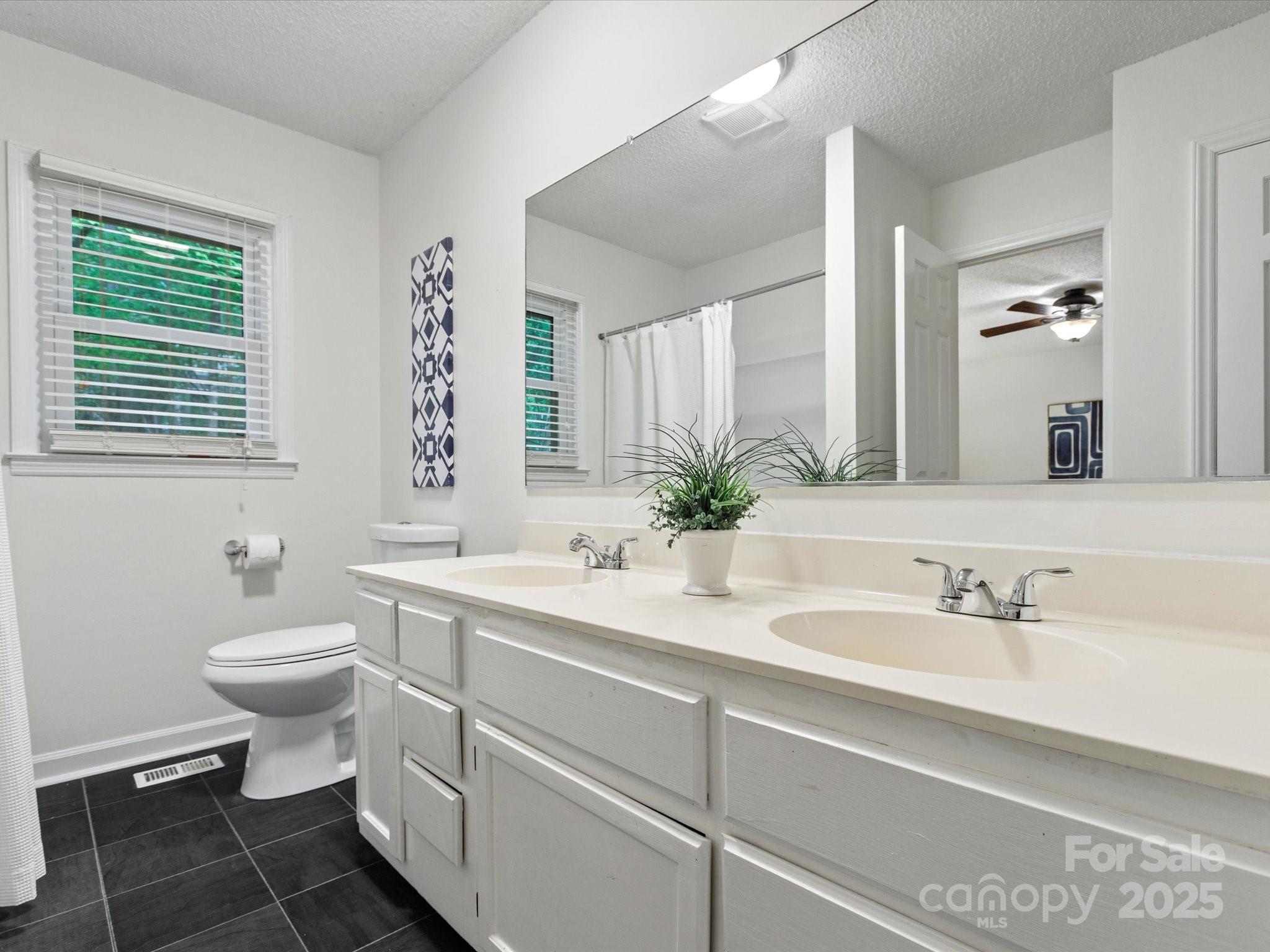 Tega Cay - Residential