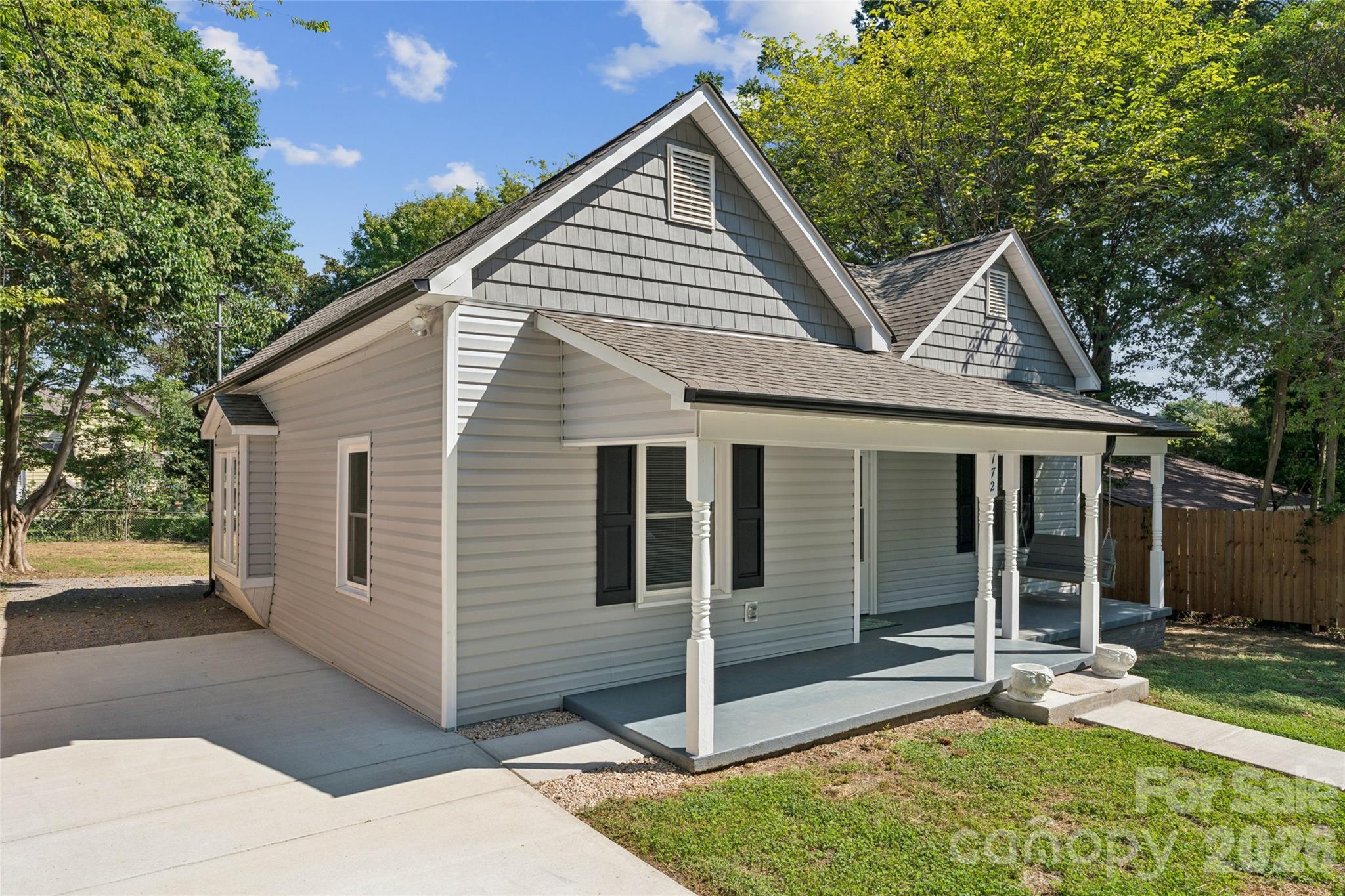 172 Eudy Drive NW