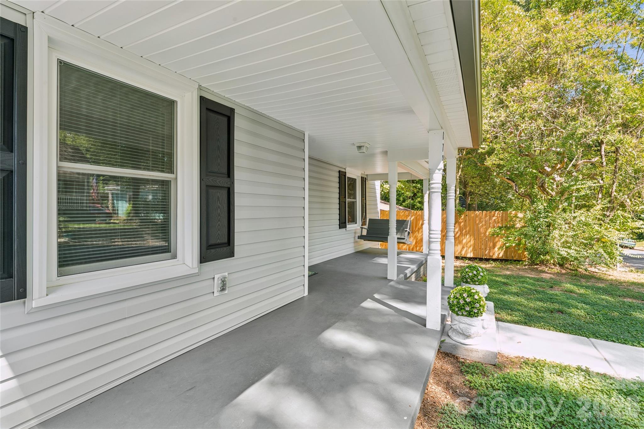 172 Eudy Drive NW