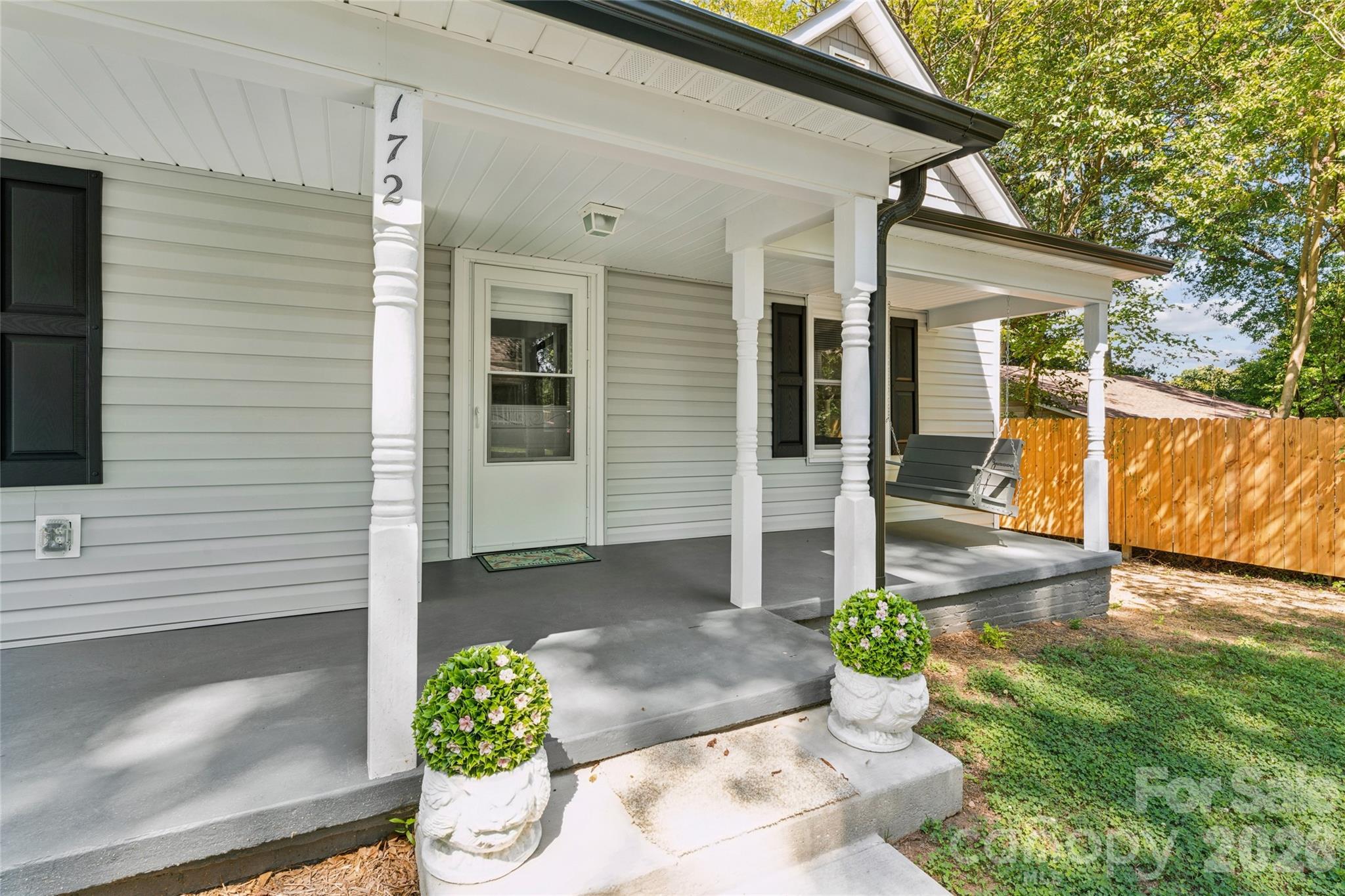 172 Eudy Drive NW