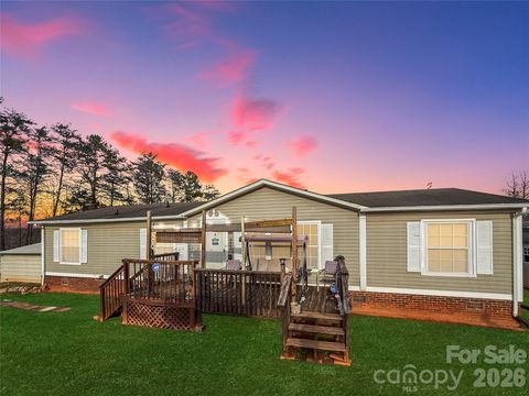 204 Freeman Ridge Trail Pilot Mountain NC 27041