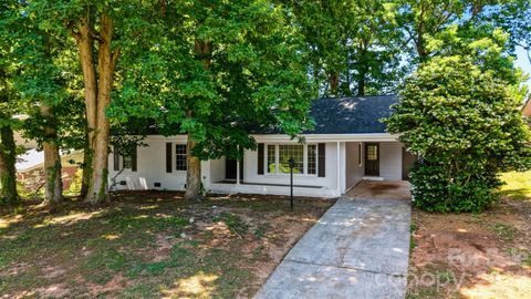Photo of 1409 Woodberry Road, Charlotte, NC 28212 (MLS # 4379143)