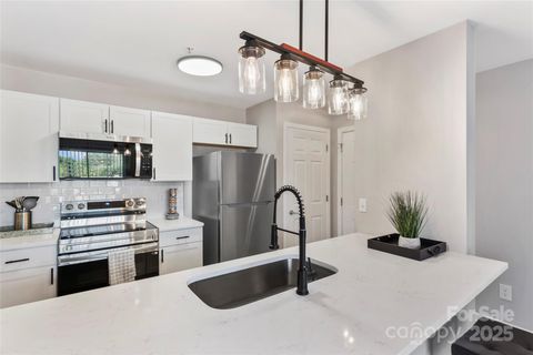 1620 Arlyn Circle E Charlotte NC 28213