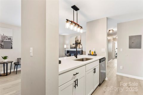 1620 Arlyn Circle E Charlotte NC 28213