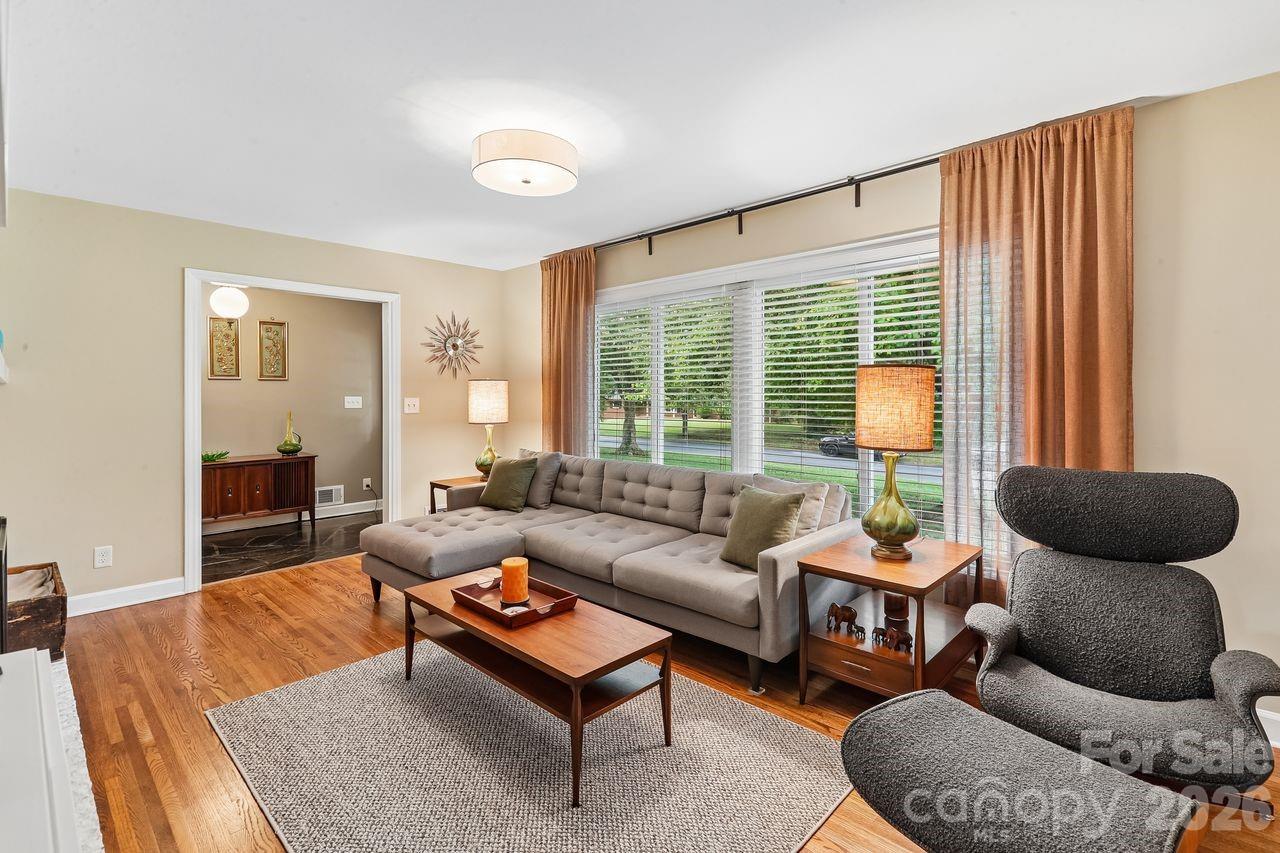 122 Chanticleer Court