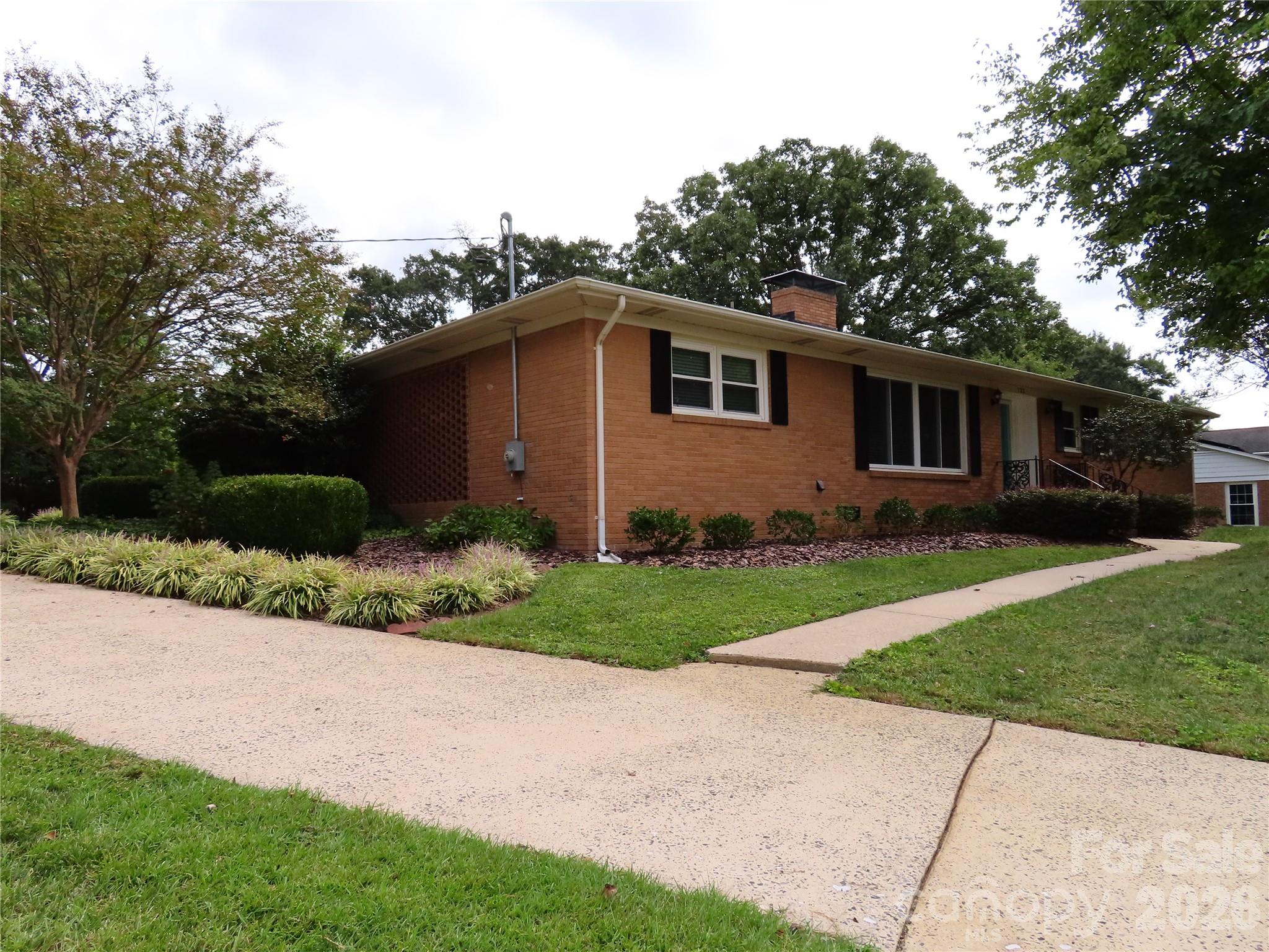 122 Chanticleer Court