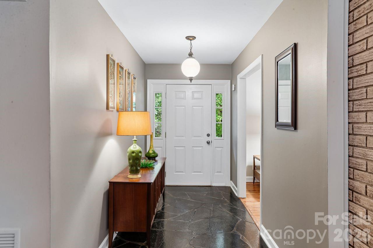 122 Chanticleer Court