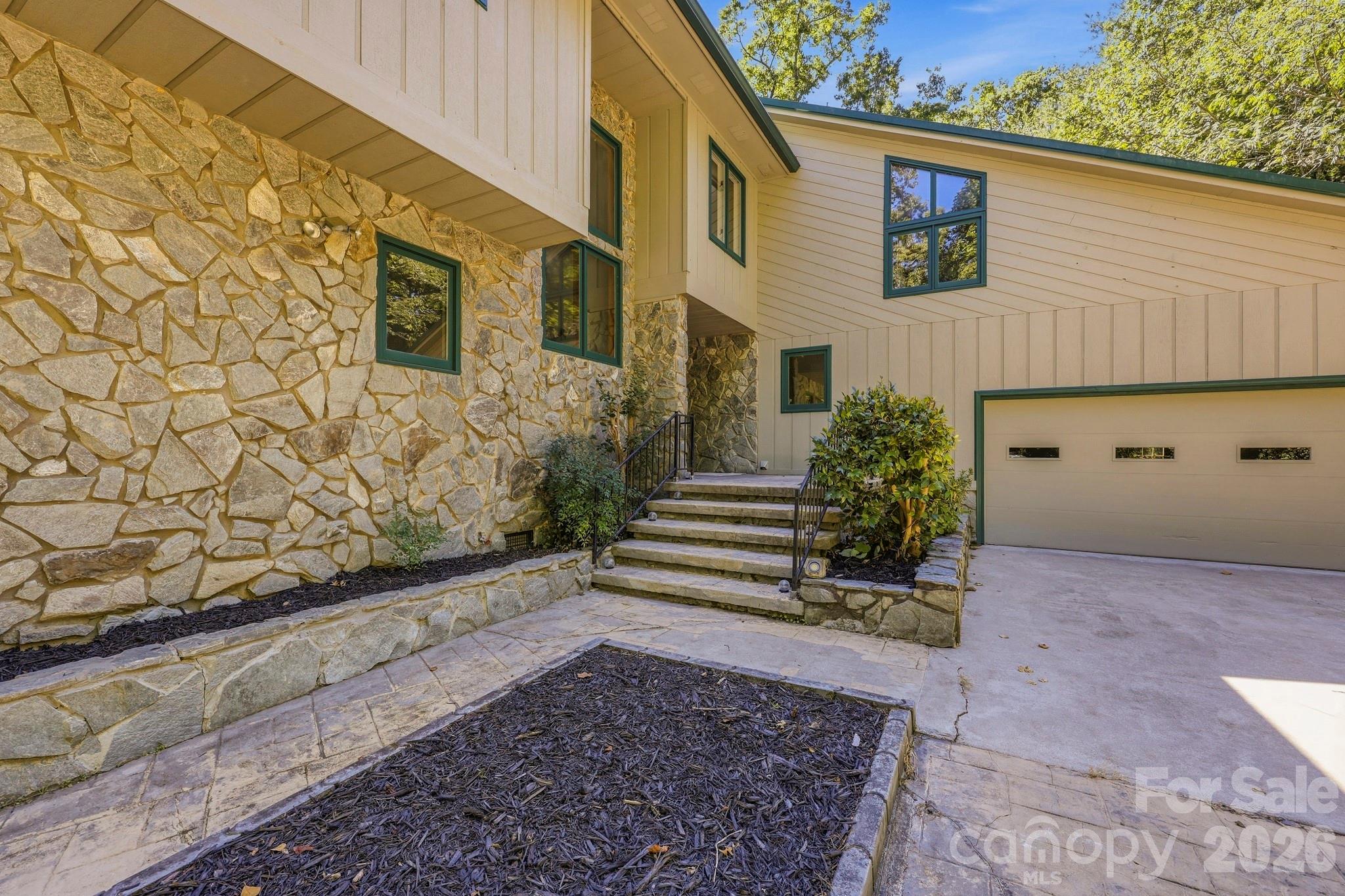 124 Moss Hill Lane
