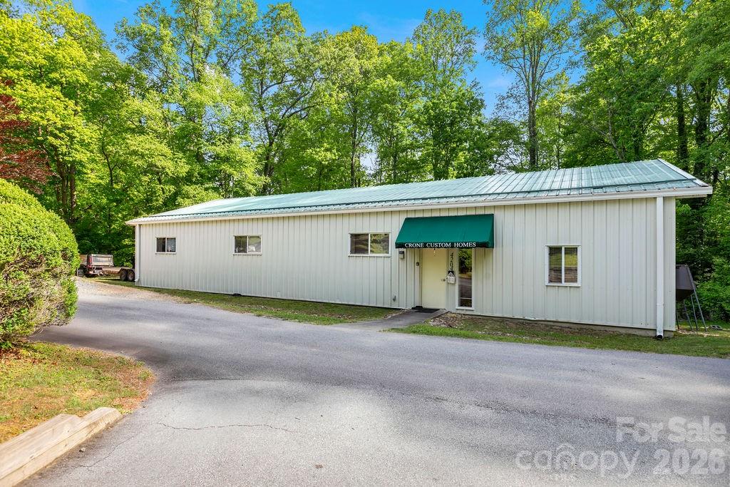4204 Greenville Highway