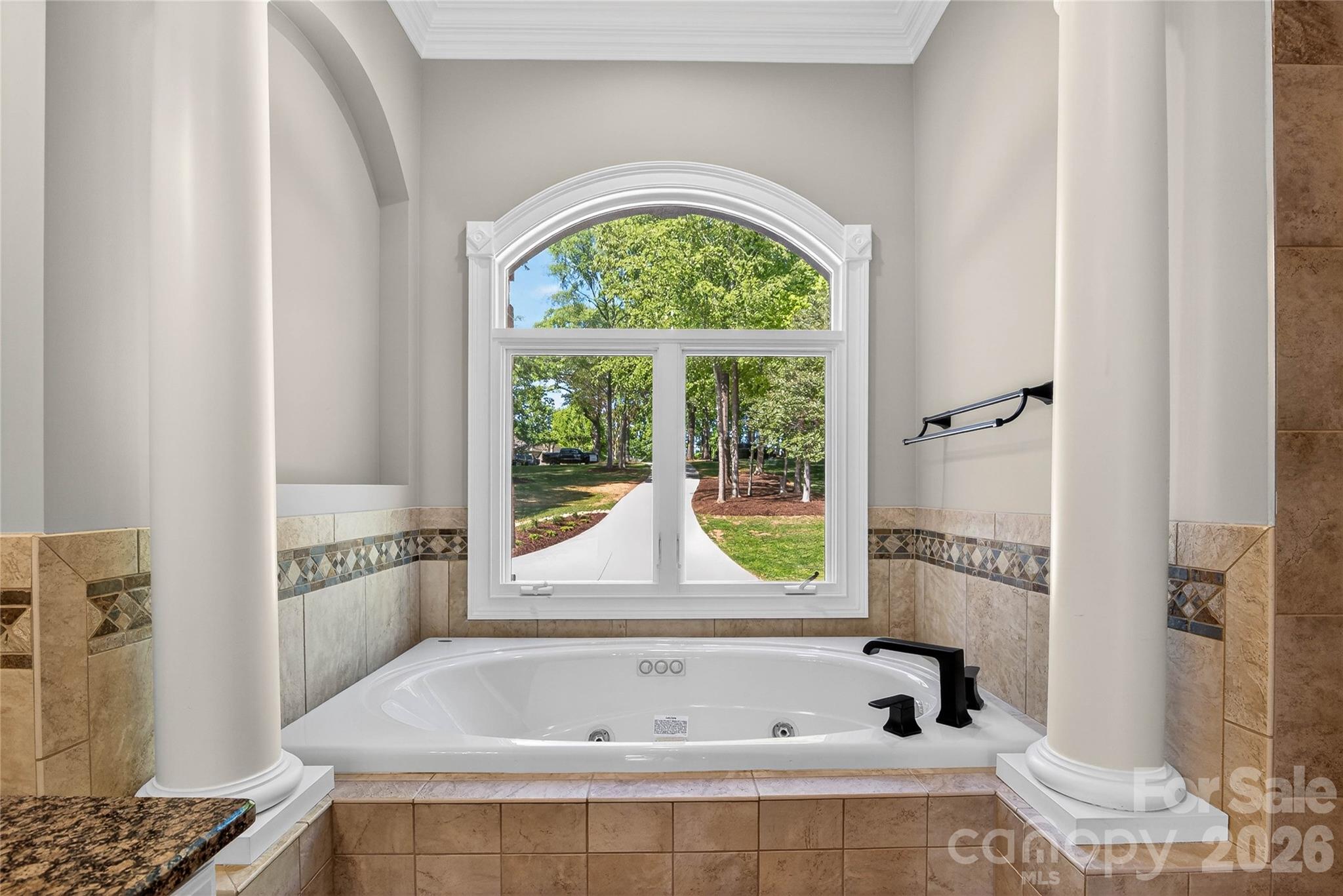 Pinnacle Shores - Residential