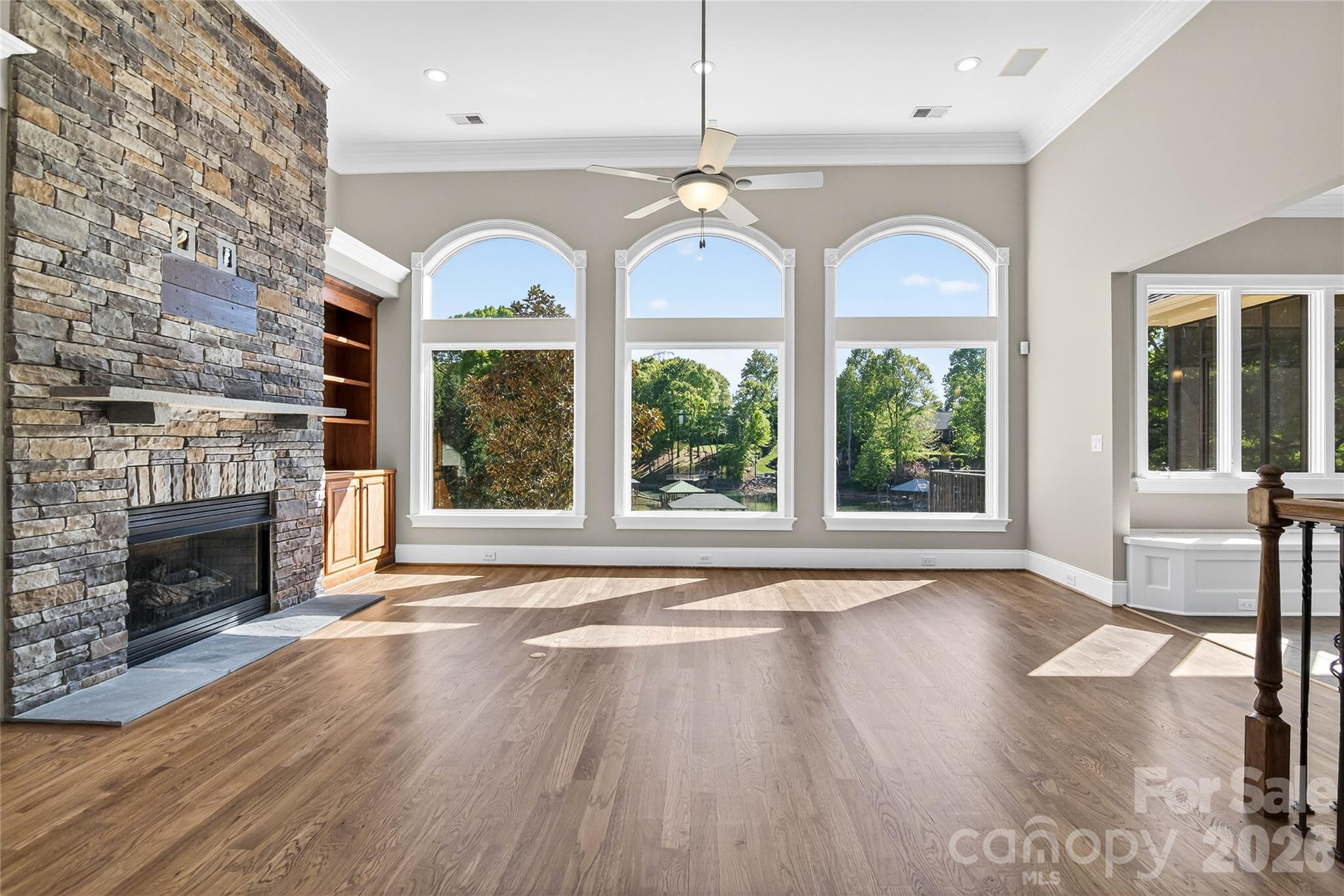 Pinnacle Shores - Residential